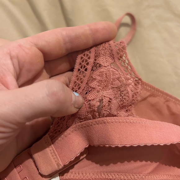 🩷Pink Knix lace deep V bra M💕 - Picture 7 of 8